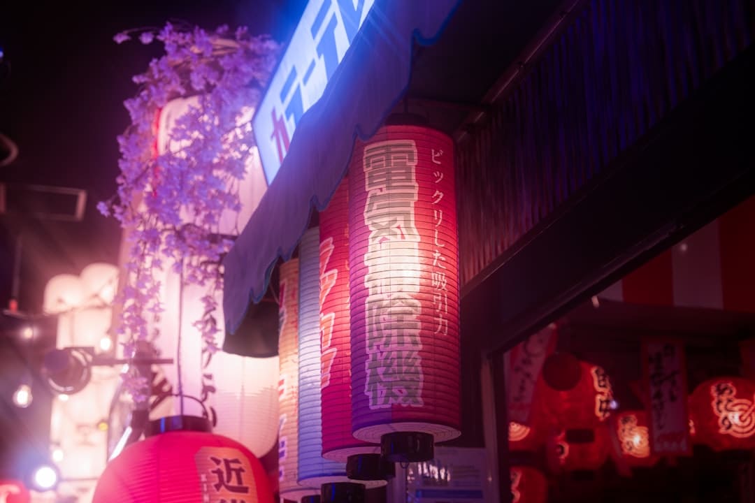 中外记者观赏采访中国人民抗日战争纪念馆